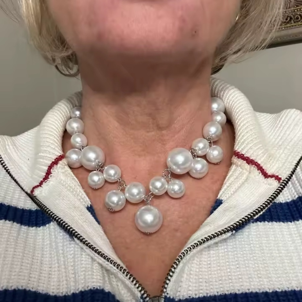 Vintage Classic White Pearl Cluster Necklace - Picture 7 of 8